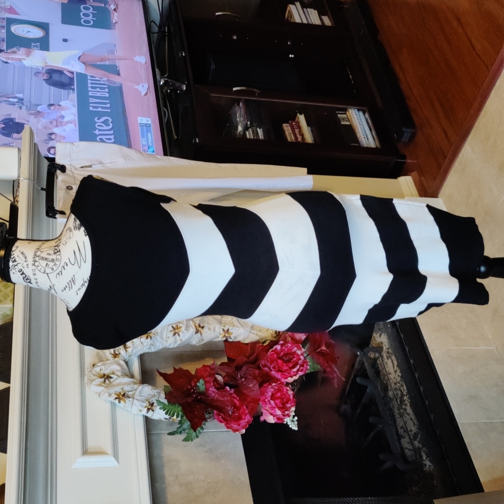 Guess Dress Small - Picture 5 of 9